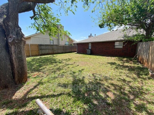 Building Photo - 7208 Kings Manor Ct