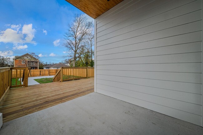 Building Photo - 1816 Scovel St