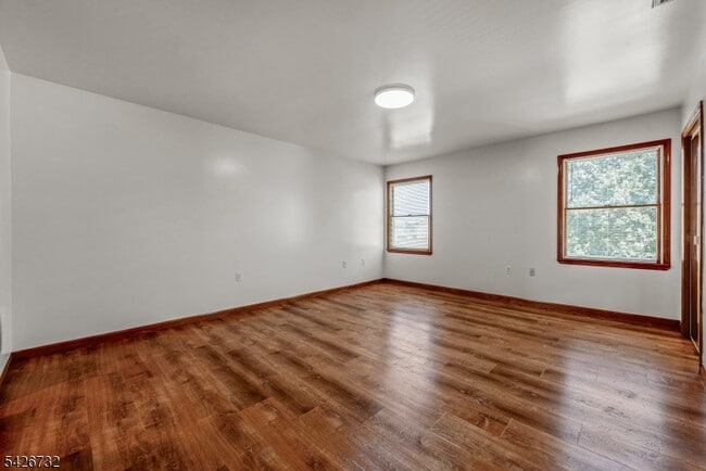 Building Photo - 937 Grove St