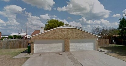 Building Photo - 543-545 Canary Lane