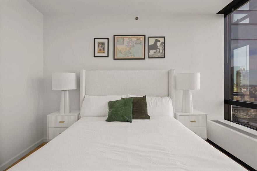 Building Photo - 420 E 61st St