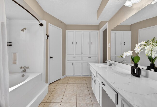 Building Photo - 27210 Jimmy Ln