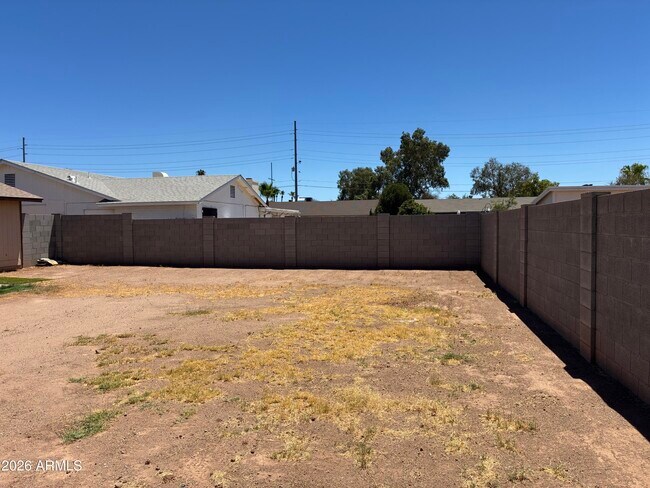 Building Photo - 5915 W Tierra Buena Ln