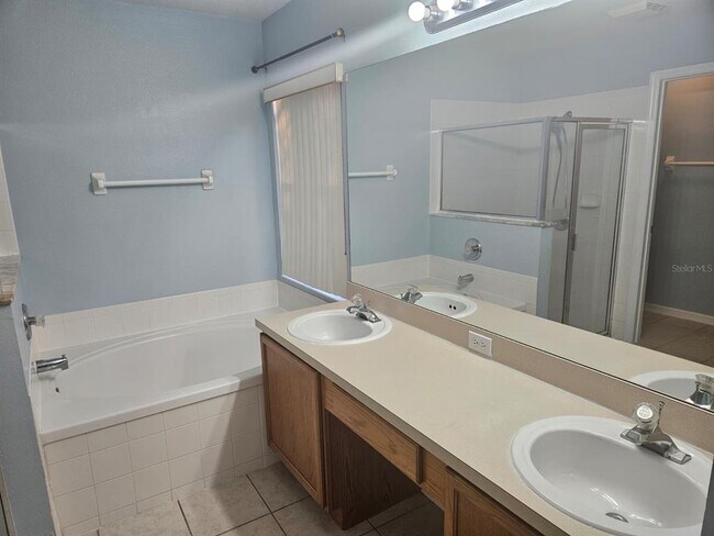 Building Photo - 3985 Andover Cay Blvd