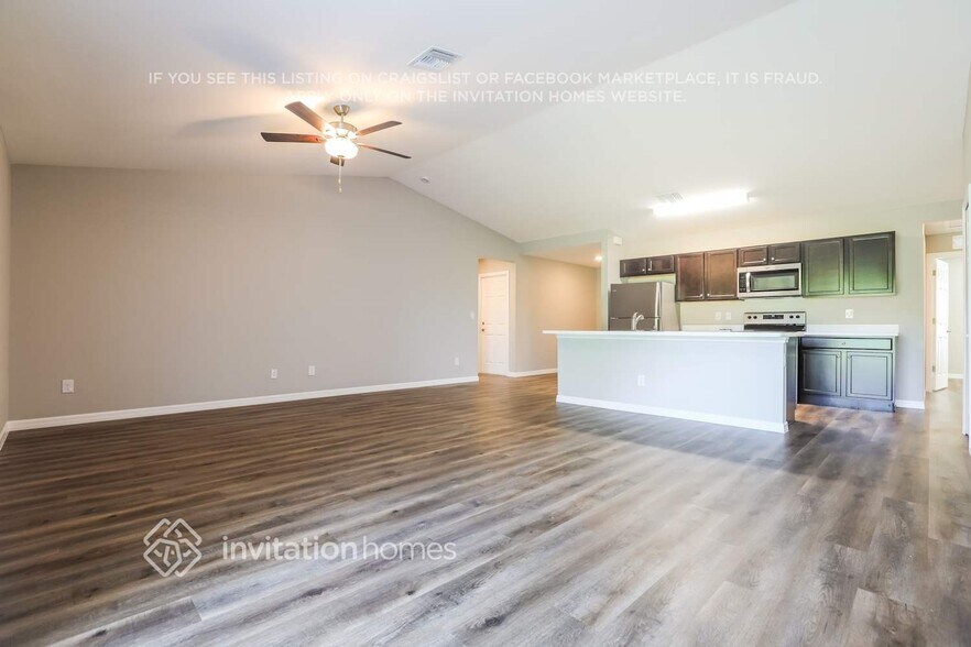 Building Photo - 6184 Hoffman St