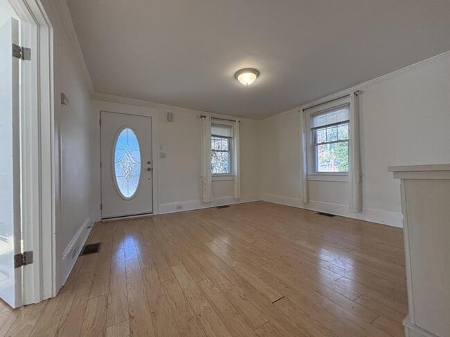 Building Photo - 17 Killian Rd