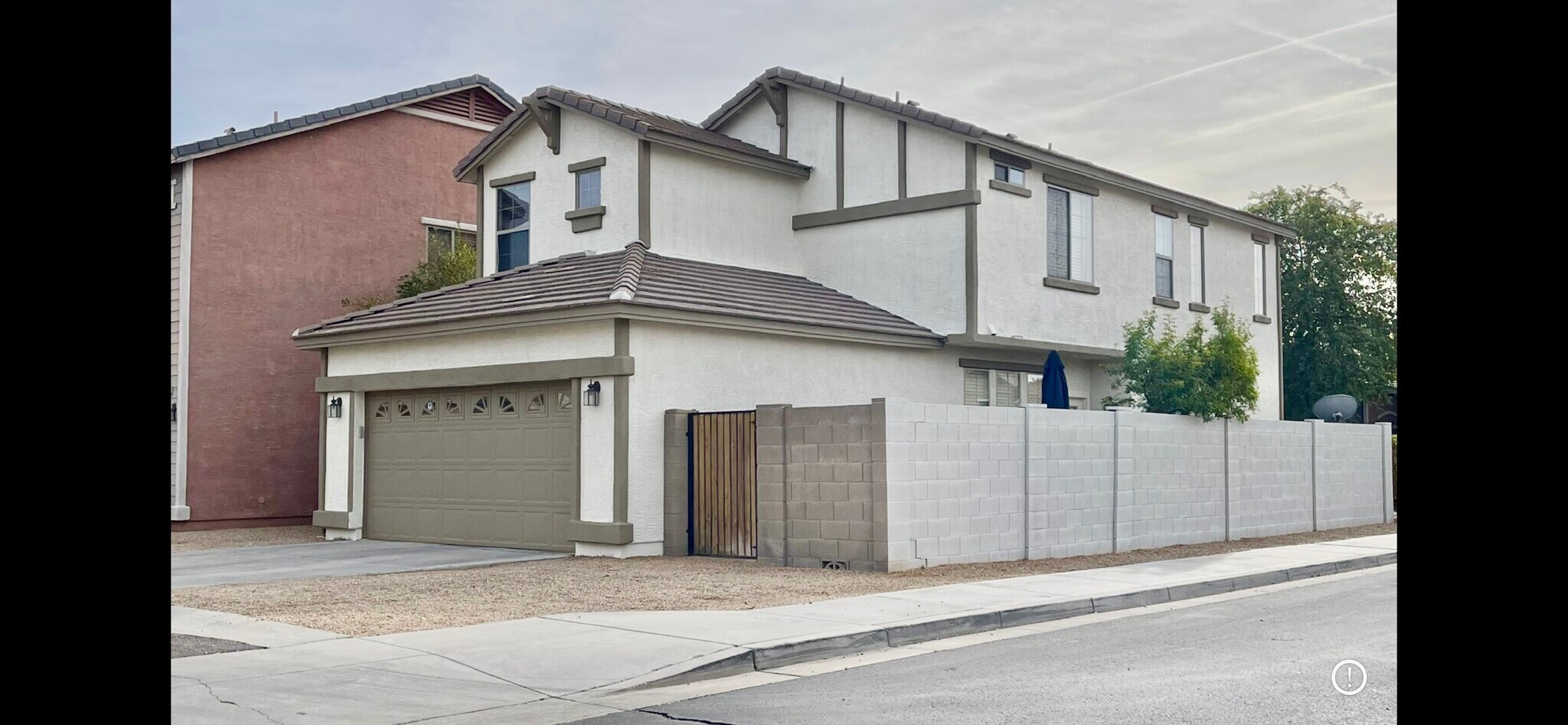 2 CAR GARAGE - 3708 E Kerry Ln