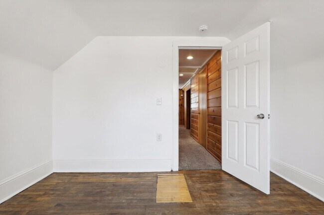 Building Photo - 1119 Matilda St