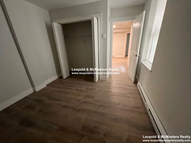 Building Photo - 67 Park Dr