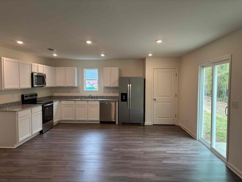 Building Photo - 258 Dream Catcher Dr