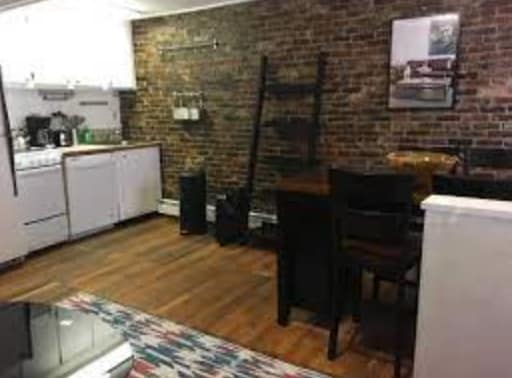 Building Photo - 123 Myrtle St