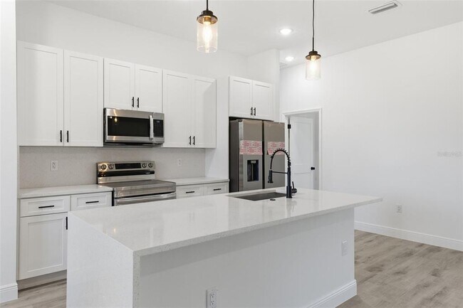 Building Photo - 4473 SW 168th Ln