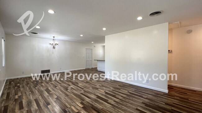 Building Photo - Nice 3 Bed, 2 Bath Home in Hesperia!!