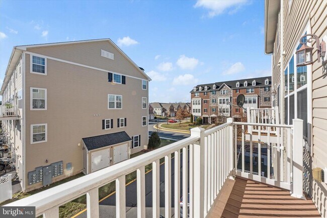 Building Photo - 44027 Etna Terrace