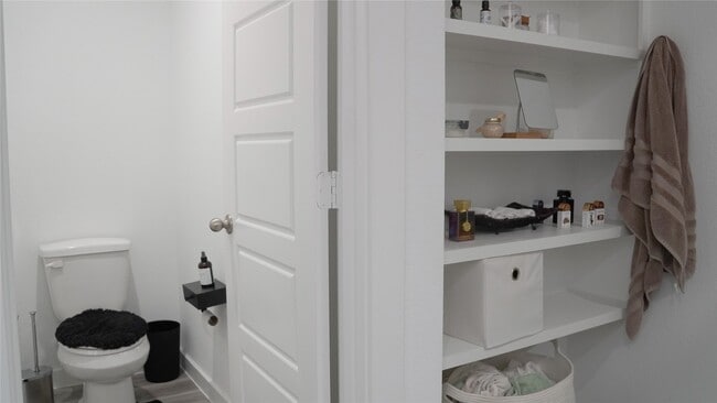 Building Photo - 2913 Crown Gate Dr