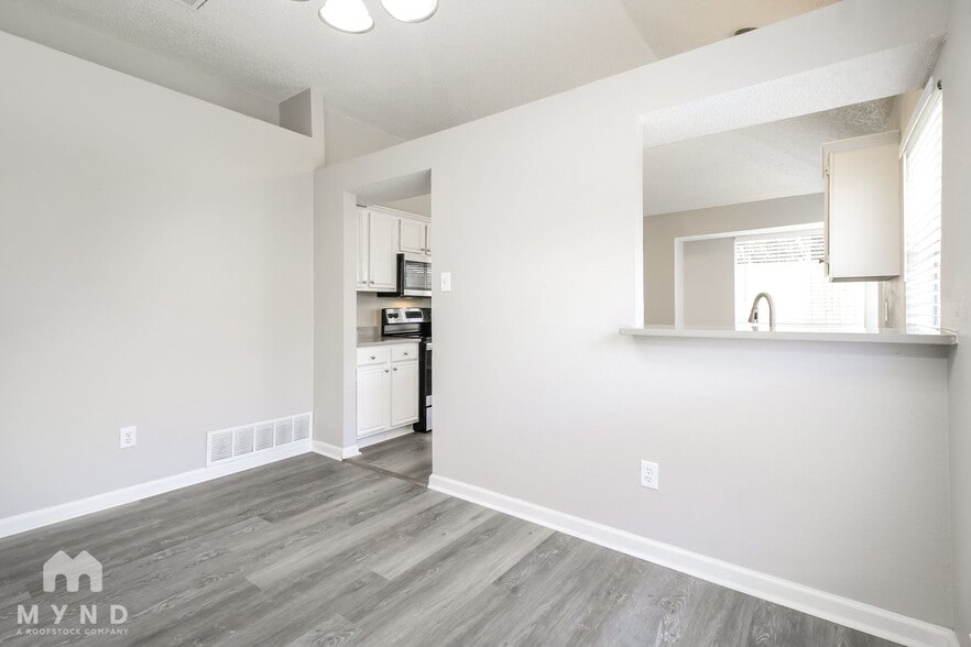Building Photo - 5211 Livermore Dr