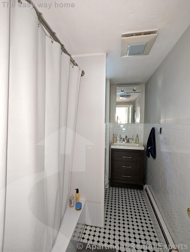 Building Photo - 28 Fairmount Ave