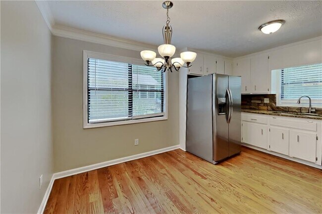 Building Photo - 1630 Rex Dr
