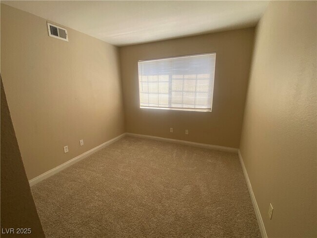Building Photo - 2750 S Durango Dr