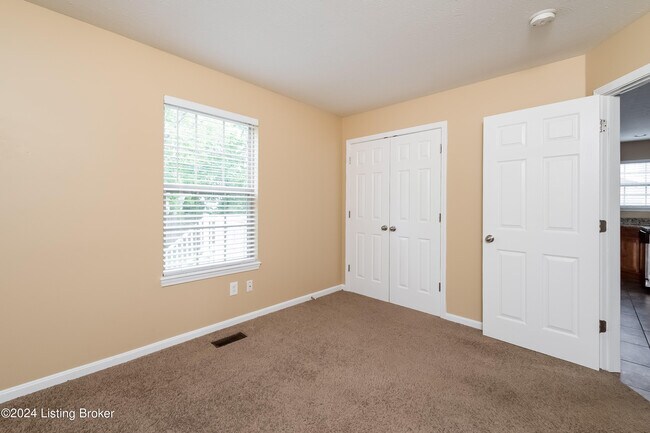 Building Photo - 4405 MacKenzie Pl