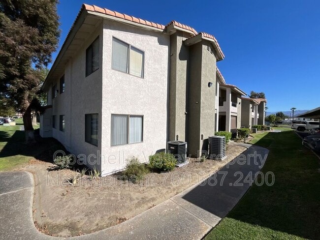 Building Photo - 78650 Ave 42