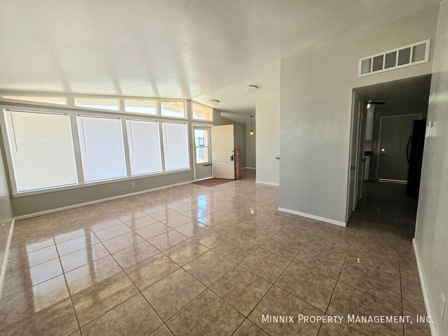 Building Photo - 3202 W Illinois Ave