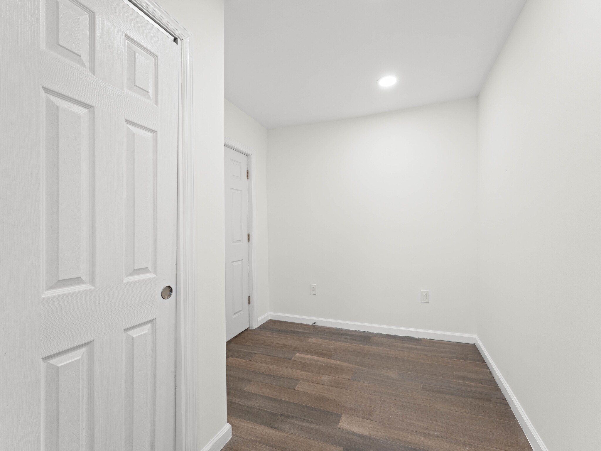 Building Photo - 2443 Nicholas St