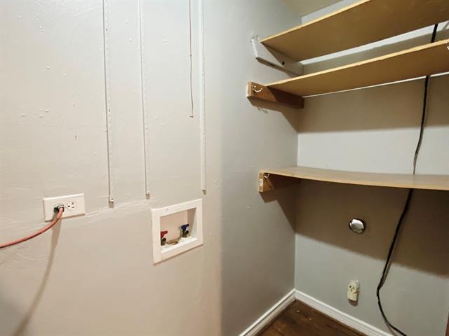 Building Photo - 2114 Dunloe Ave