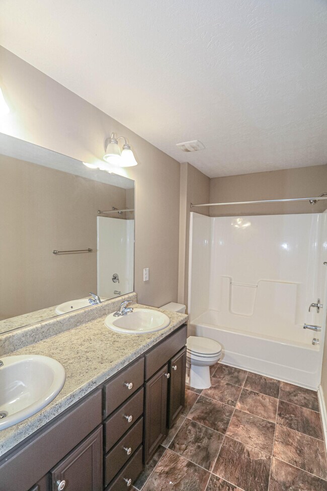 Building Photo - 479 Sebastian Dr