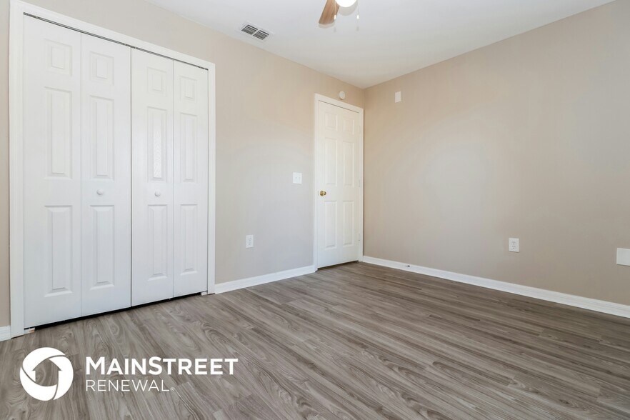 Building Photo - 14336 Coronado Dr