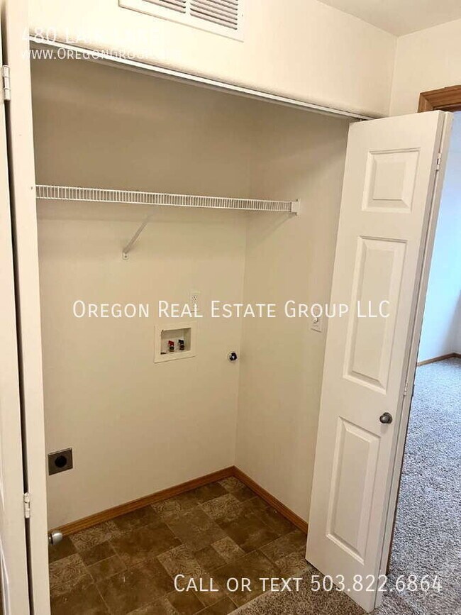 Building Photo - 480 Lair Ln