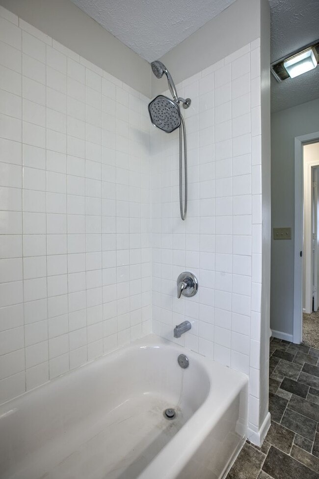 Building Photo - Amazing Lavista home waiting for you