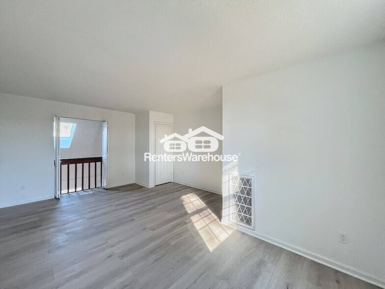 Building Photo - 1815 Beckwood Common