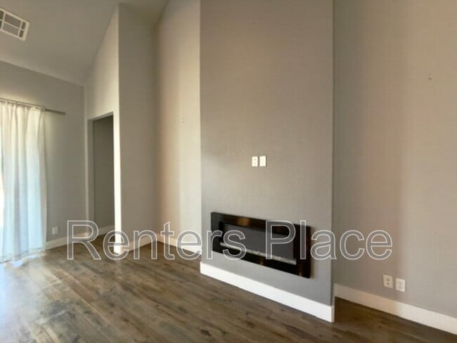 Building Photo - 4001 East 120th St S