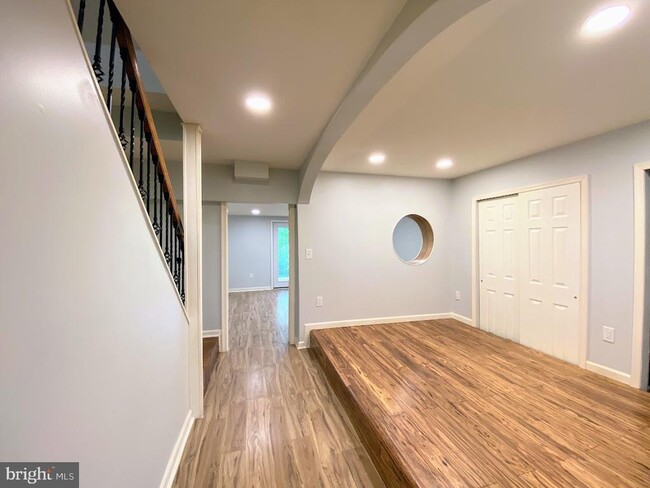 Building Photo - 618 Shropshire Dr