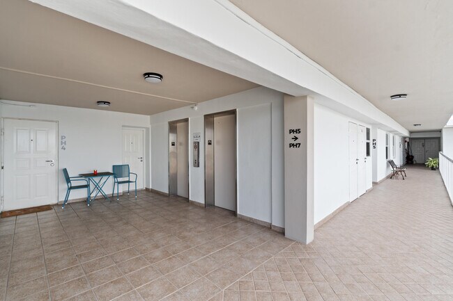 Building Photo - 121 Golden Isles Dr