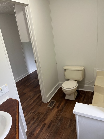 Building Photo - 326 Old Coffeeville Rd