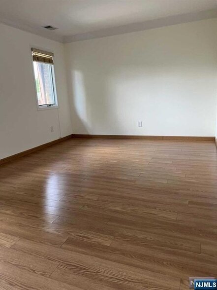 Building Photo - 385 Midland Ave