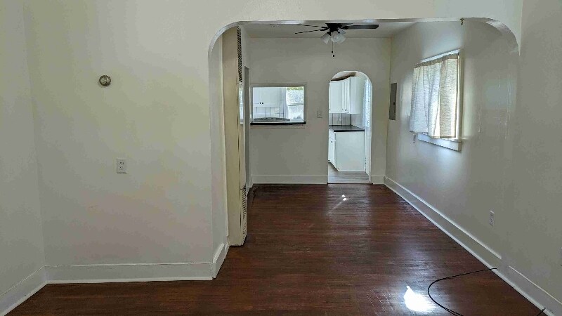 Building Photo - 1010 4th Ave S