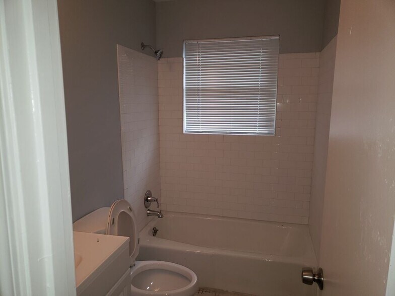 Building Photo - 2007 Winmar Ln