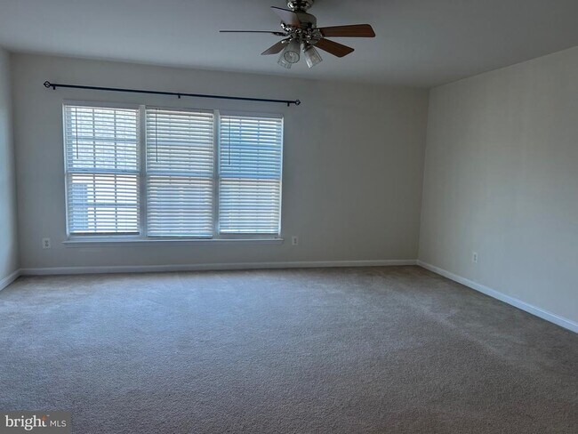 Building Photo - 5658 Lierman Cir