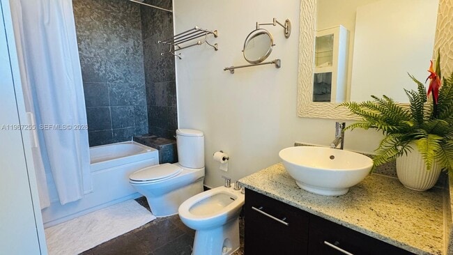 Building Photo - 3029 NE 188th St