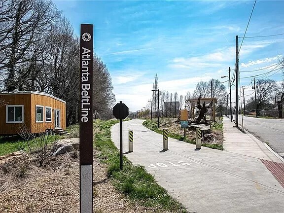 Building Photo - 838 Brookline St SW