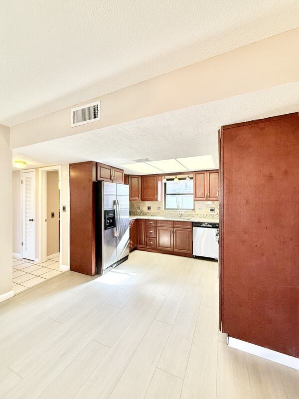 Building Photo - 12472 Monarch Cir