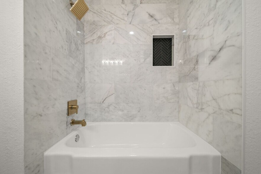 Building Photo - 6010 Rutherglenn Dr