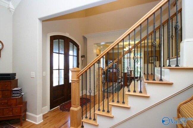 Building Photo - 27 Carriage Hill
