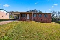 Building Photo - Charming 3BR Home in Peaceful Morganton Setting – Move-In Ready!