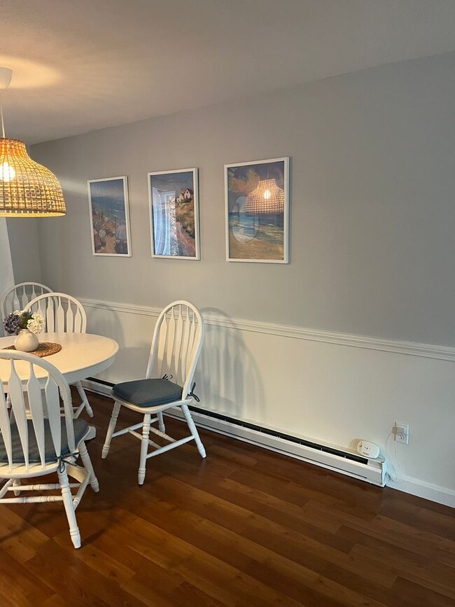 Building Photo - Fully updated 2Bd / 2Br Bassett Pond Condominium in West Yarmouth