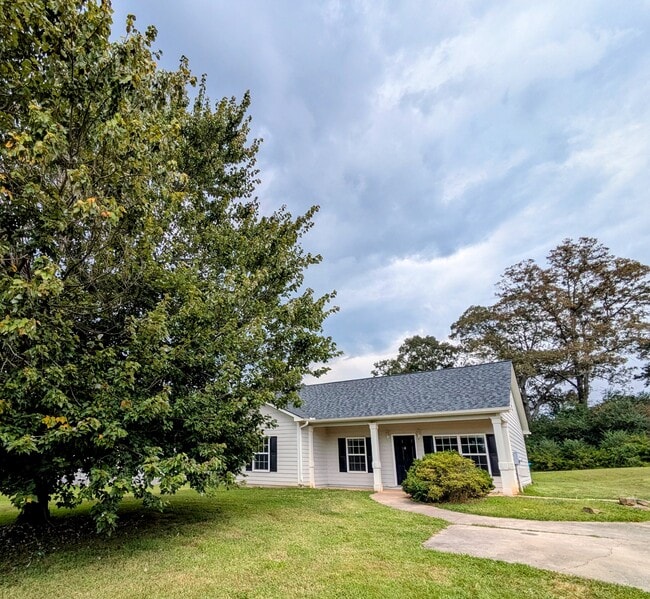 Building Photo - 48 Zachary Dr
