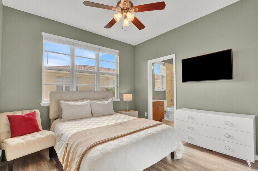 Building Photo - 136 Regions Way